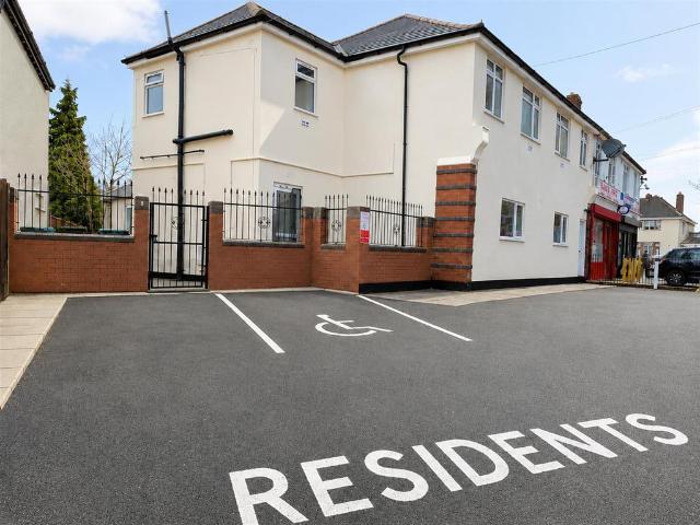 Flat 5, 59 61, Broadstone Avenue. 1 bed house to rent £625 pcm £144 pw