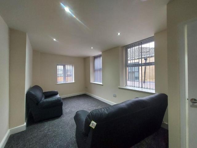 Flat 5 Derby Court, 1, Pole Street