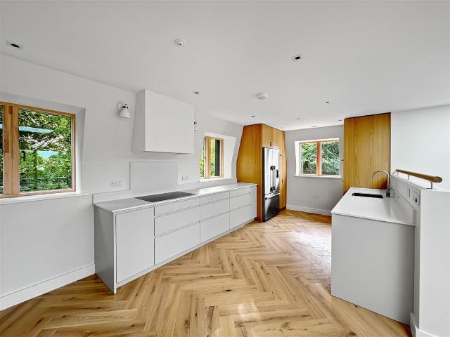 Flat 5, Hills Road, Cambridge CB2, 4 bed flat to rent, £4,750 pcm | PrimeLocation