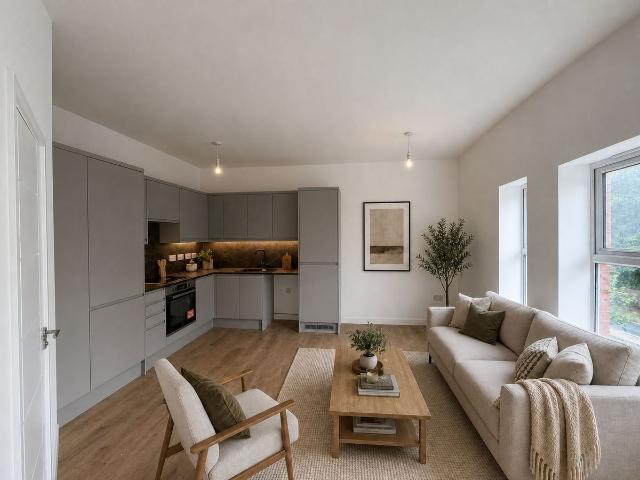Flat 5 London Road, Luton LU1, 1 bed flat to rent, £975 pcm | PrimeLocation