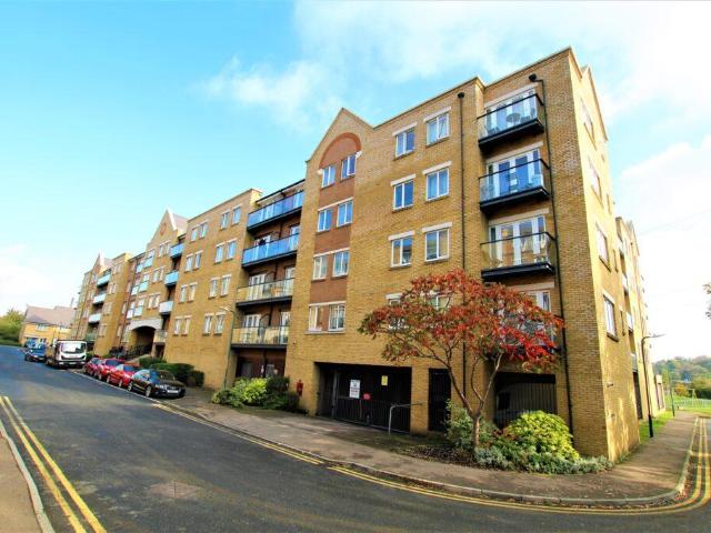 Flat 5 Phoenix Court, Black Eagle. 2 bed flat to rent £1,300 pcm £300 pw