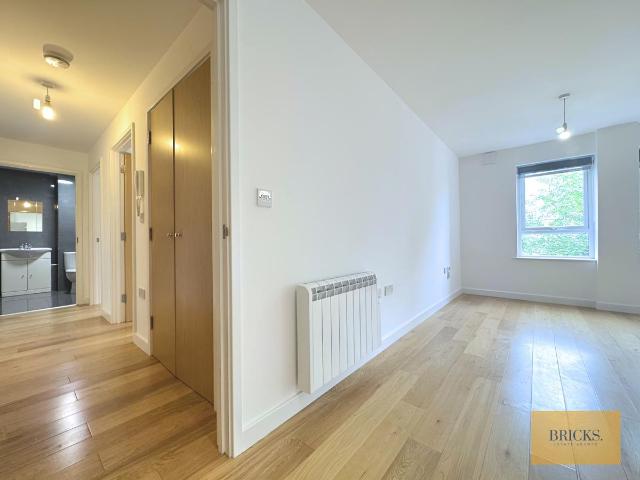 Flat 5, Rothesay Road, Luton LU1, 2 bed flat to rent, £1,350 pcm | PrimeLocation