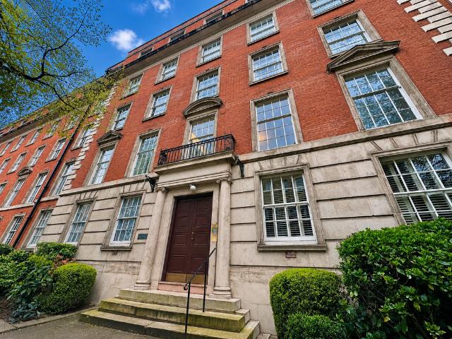 Flat 5, Warwick House, Westgate. 3 bed flat to rent £2,200 pcm £508 pw
