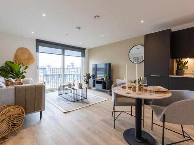 Flat 602, Hairpin House, Bradford. 1 bed flat to rent £1,230 pcm £284 pw