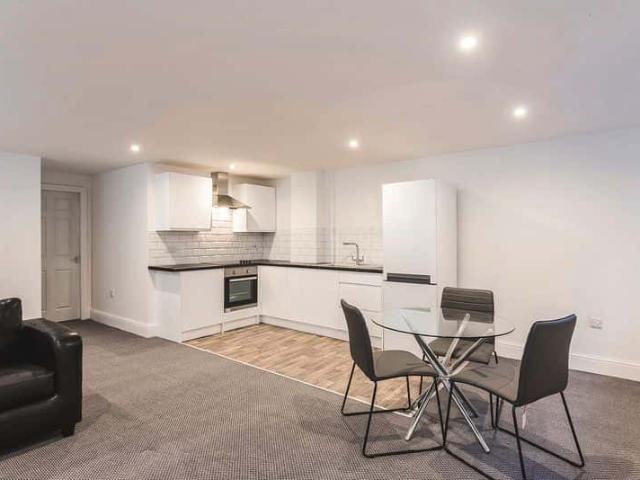 Flat 6, 16 Blenheim Terrace