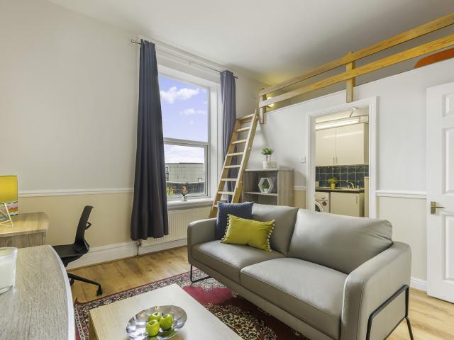 Flat 6, 2 Victoria Terrace Leeds, LS3 1BX