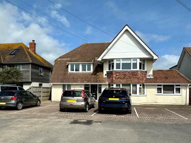 Flat 6 Borthwick House, Longlands Road, East Wittering, Chichester, West Sussex PO20, 1 bed flat to rent, £1,095 pcm | PrimeLocation