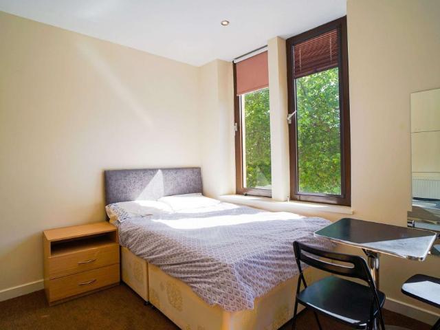 Flat 6, Gladstone Buildings, 1 St James Row, S1 2EU