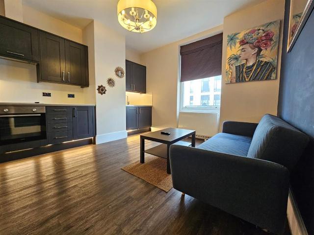 Flat 6, North West House BN1, 1 bed flat to rent, £1,500 pcm | PrimeLocation