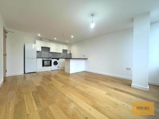 Flat 6 Nightingale House, Inkerman Street, Luton LU1, 1 bed flat to rent, £1,085 pcm | PrimeLocation
