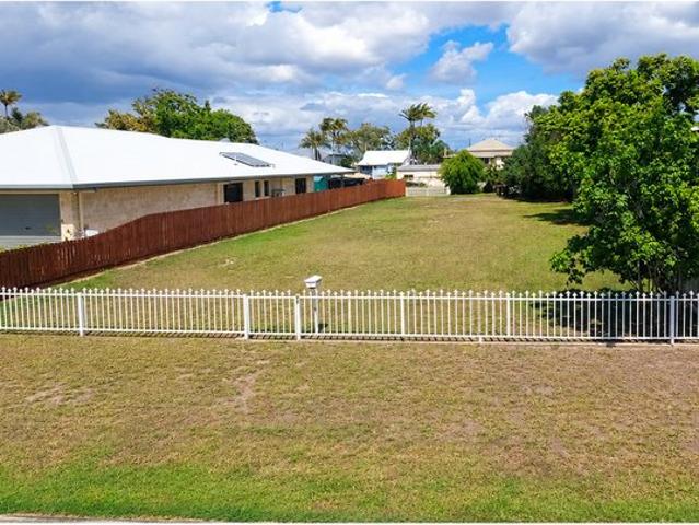Flat 708sqm Block with Laneway Access in Wandal