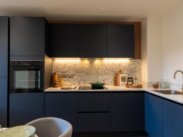Flat 726, 166 Rockingham Street 2 bed flat to rent £1,425 pcm £329 pw