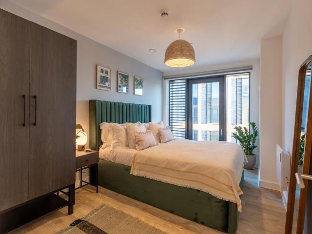 Flat 726, Pall Mall Press, 34 Pall Mall 3 bed flat to rent £2,100 pcm £485 pw