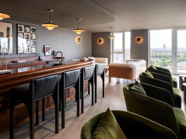 Flat 72, Aquifer House, 10 Mill Road, 2 bed apartment to rent £2,280 pcm £526 pw