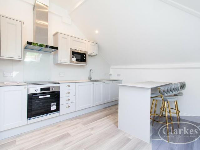 Flat 7, 3 Methuen Close, Dorset 2 bed flat to rent £1,500 pcm £346 pw