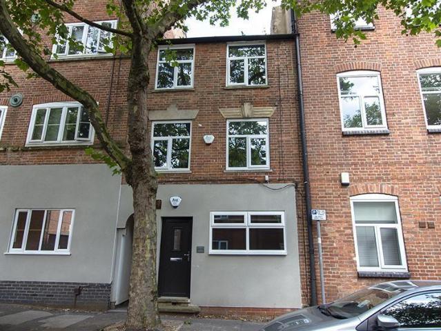 Flat 7, 136 North Sherwood Street. Studio to rent £802 pcm £185 pw