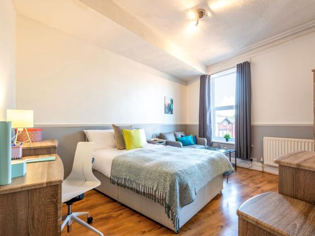Flat 7, 223 Hyde Park Road Leeds, LS6 1AH