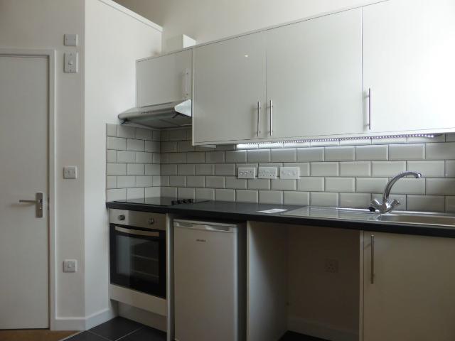 Flat 7, 2 Osmond Road BN3, Studio to rent, £850 pcm | PrimeLocation