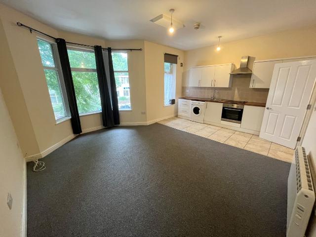 Flat 7 Albany Road, Caerdydd CF24, 2 bed flat to rent, £1,100 pcm | PrimeLocation