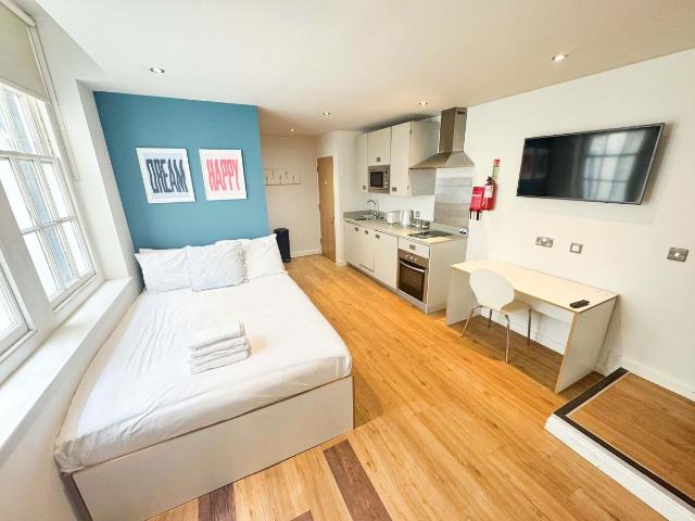 Flat 7, Harford House, Frogmore Street, Bristol BS1, Studio to rent, £1,300 pcm | PrimeLocation