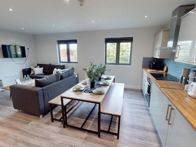Flat 7, Hyson House, 1 Terrace. 6 bed flat to rent £3,250 pcm £750 pw