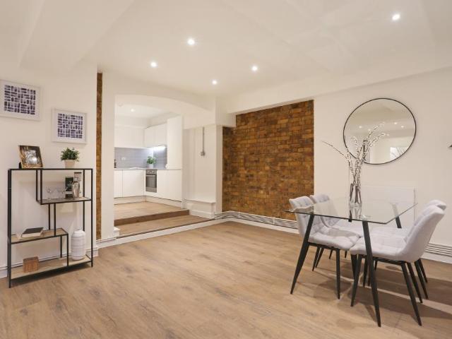 Flat 7, Springfield House, 5 Tyssen. 1 bed apartment to rent £2,250 pcm £519 pw
