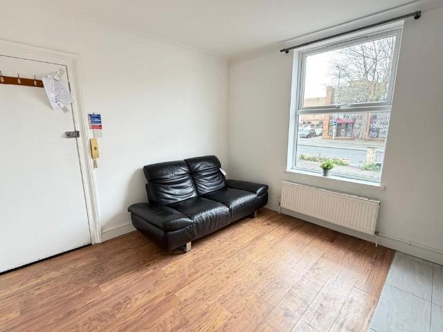 Flat 7, The Malthouse