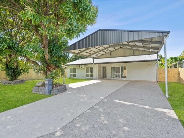 FLAT 810M2 NO REAR NEIGHBOUR CLOSE TO SHOPS & SCHOOLS
