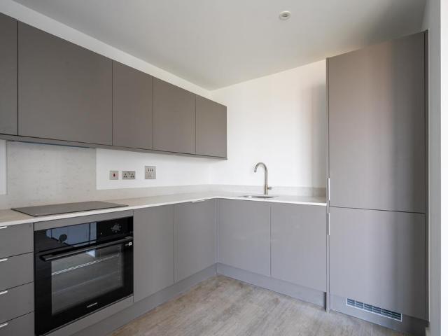 Flat 814, Triangle Yard, Skinner. 2 bed apartment to rent £1,385 pcm £320 pw