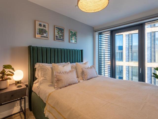 Flat 825, Pall Mall Press, 34 Pall Mall 3 bed flat to rent £2,000 pcm £462 pw