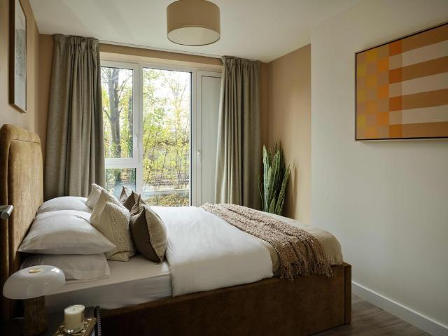 Flat 82, Aquifer House, 10 Mill Road, 3 bed apartment to rent £2,730 pcm £630 pw