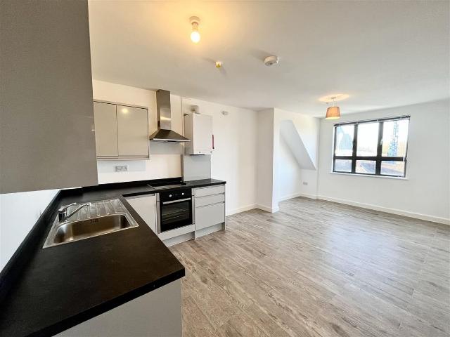Flat 8, Adams Yard, Hertford SG14, 2 bed flat to rent, £1,500 pcm | PrimeLocation