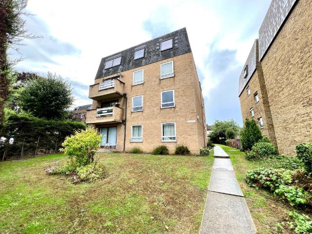 Flat 8 David House, 43, Station Road 2 bed flat to rent £1,650 pcm £381 pw