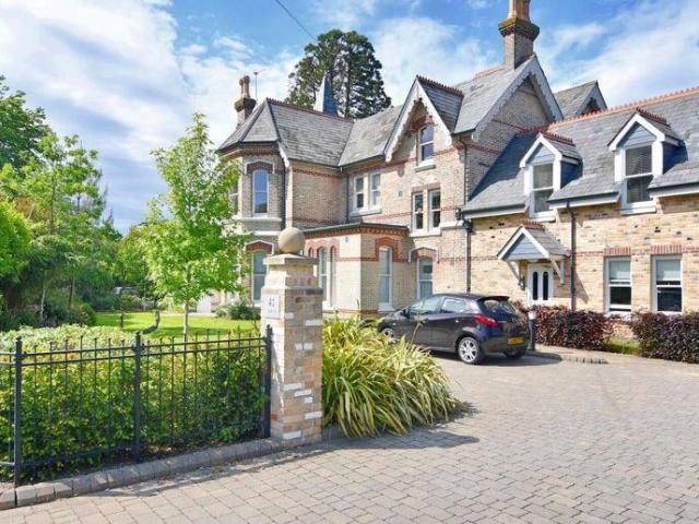 Flat 8 Loreto, 41 Cavendish Road 3 bed apartment to rent £1,650 pcm £381 pw