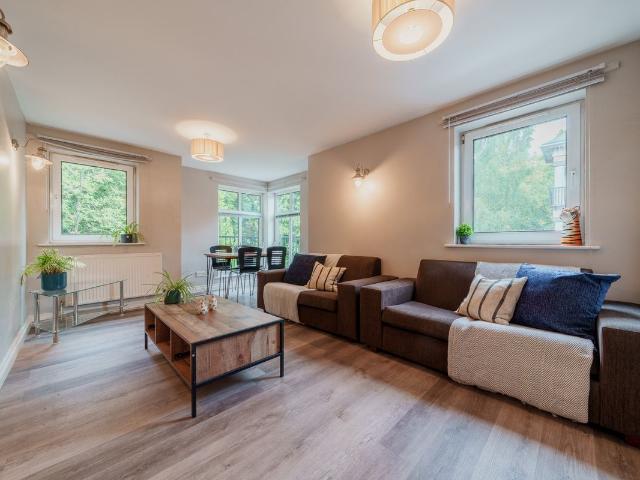 Flat 8, Newton House, Manchester M14, 2 bed property to rent, £715 pppm | PrimeLocation