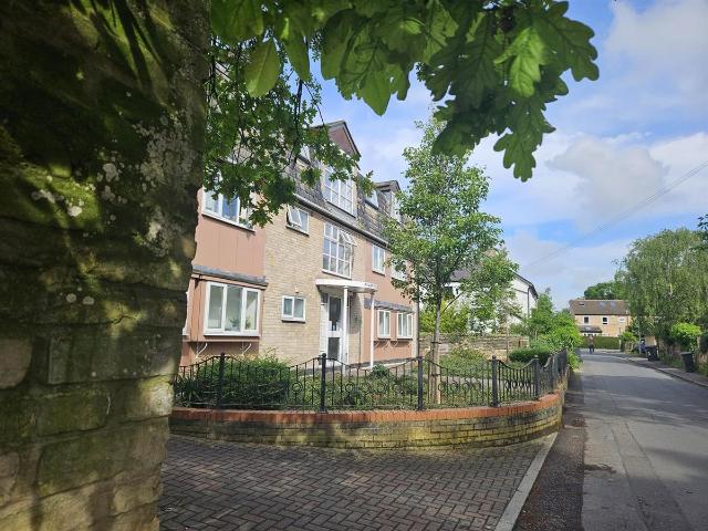 River Court, Ferry Lane, Cambridge CB4, 1 bed flat to rent, £1,325 pcm | PrimeLocation