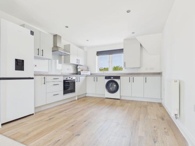 Flat 8 Western Gate Brook Close, Swindon SN3, 1 bed terraced house to rent, £1,000 pcm | PrimeLocation