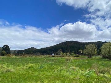 Flat 955 m² Block with Mountain Views!