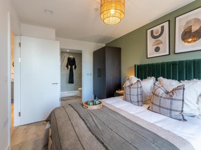 Flat 923, Pall Mall Press, 34 Pall Mall 2 bed flat to rent £1,475 pcm £340 pw