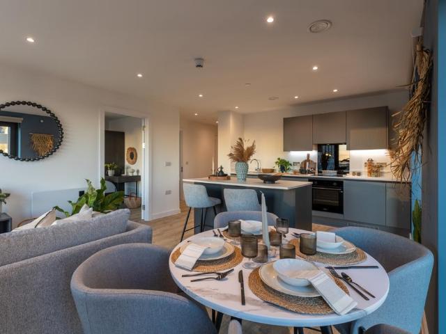 Flat 926, Pall Mall Press, 34 Pall Mall 3 bed flat to rent £2,250 pcm £519 pw