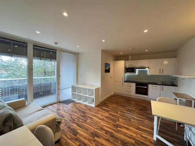 Flat 9, Hillside, London NW10, 2 bed flat to rent, £2,102 pcm | PrimeLocation