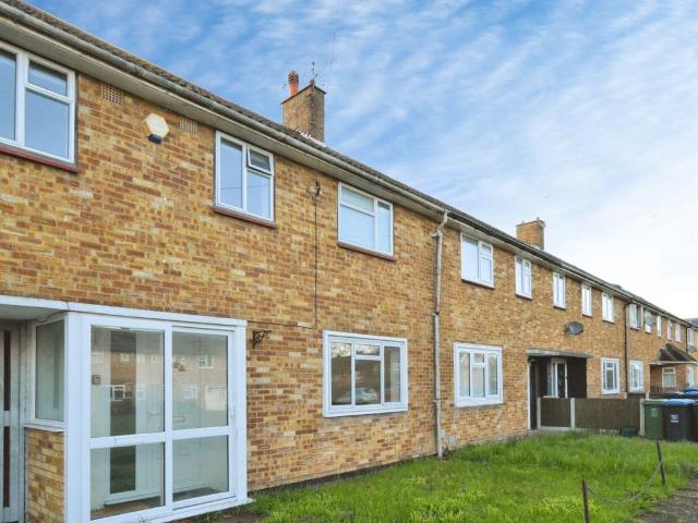 Flatfield Road, Hemel Hempstead HP3, 5 bed detached house to rent, £2,400 pcm | PrimeLocation