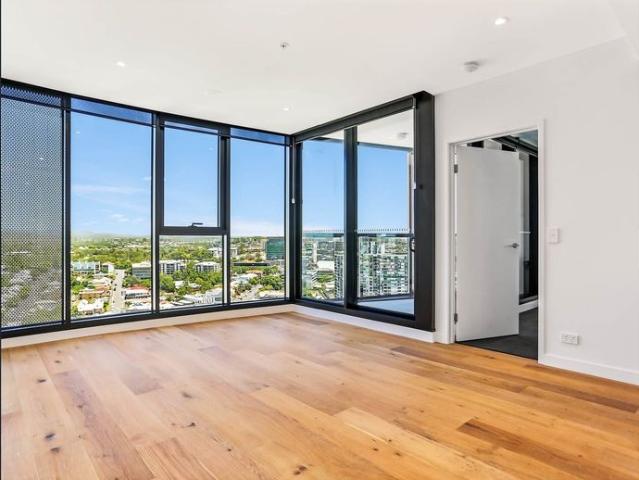 FLATIRON @ FV BY PEPPERS | MODERN 1 BEDROOM APARTMENT | SECURE STACKER PARKING