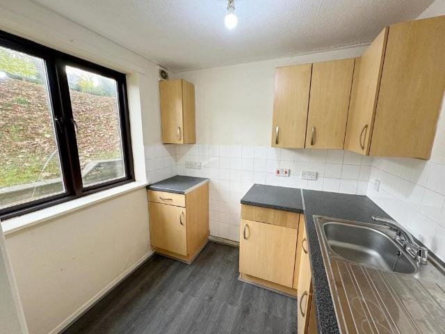 Flats 12A 24, 28 39 Thorburn Road, New Ferry, CH62 1EZ, United Kingdom | 1 bed apartment for rent #139474515 | Rentberry