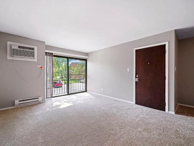 Flats at Gladstone 2 Bedroom Apartment for Rent at 148 Gladstone Dr, Glendale Heights, IL 60139
