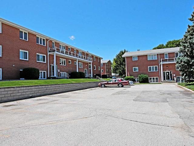 Flats on 75th 2 Bedroom Apartment for Rent at 1340 S 75th St, Omaha, NE 68124 Cornish Heights