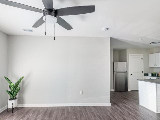 Flats on 10th 2 Bedroom Apartment for Rent at 3300 Schlosser Farm Way, Jeffersonville, IN 47130