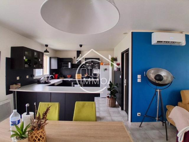Flaujagues: Maison avec jardin et garage