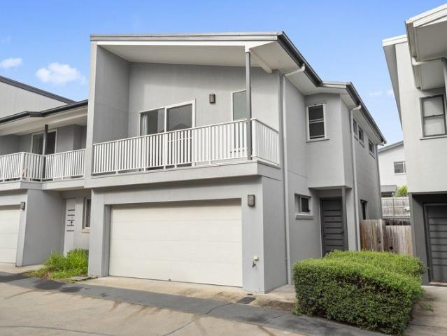 Flawless Executive Living within Stretton College Catchment Proudly Owner Occupied