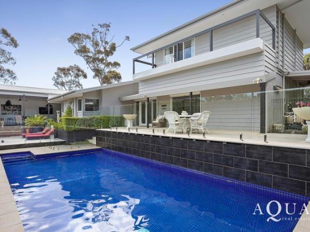 ~ Flawless Golden Mile Family Residence With Spectacular Pool Side Alfresco ~